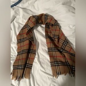“Burberry” scarf